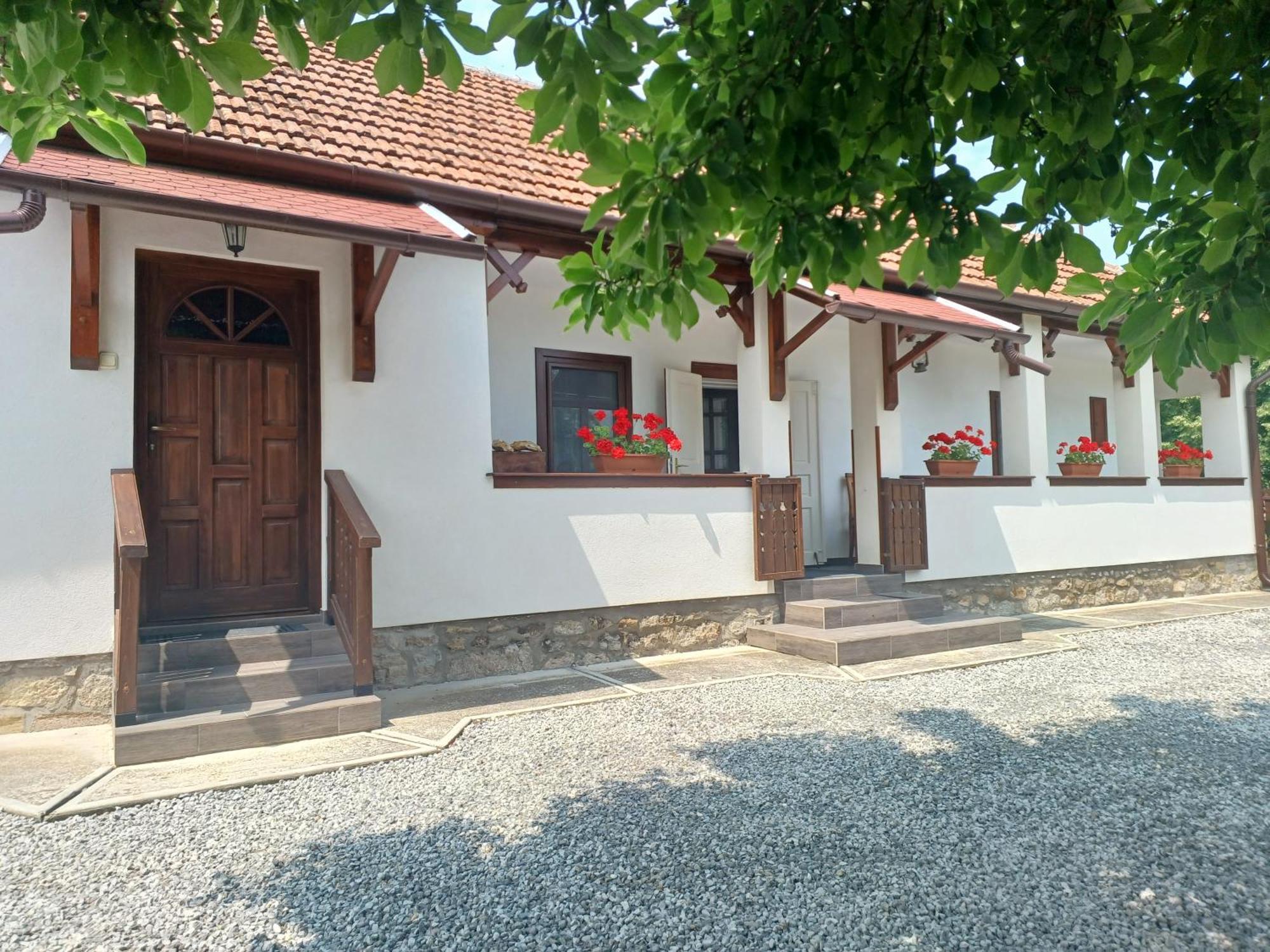 Kazsimer Vendeghaz Erdohorvati Exterior foto